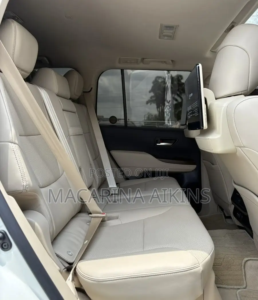 Toyota Land Cruiser 2024 White