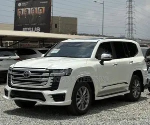 Toyota Land Cruiser 2024 White