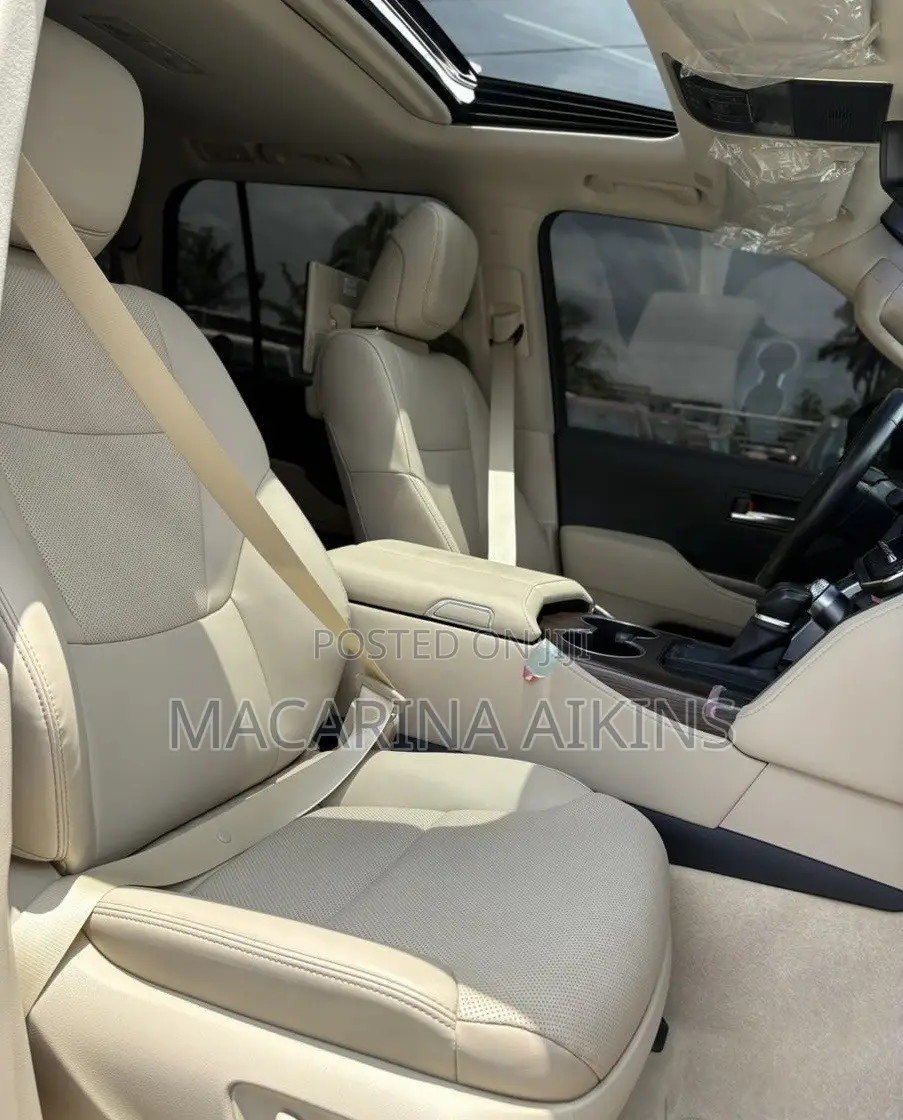 Toyota Land Cruiser 2024 White