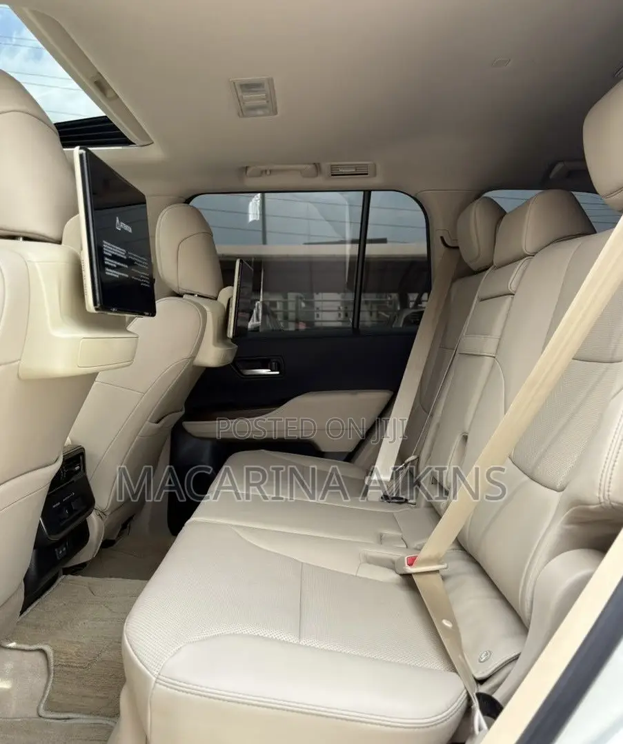 Toyota Land Cruiser 2024 White