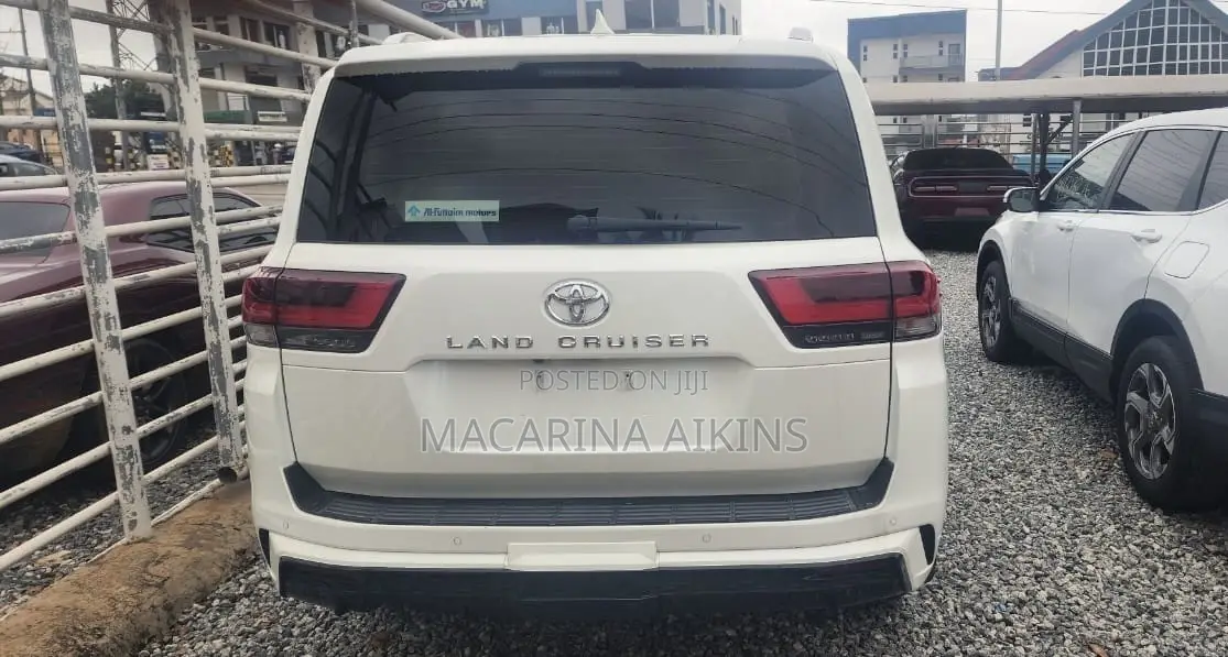 Toyota Land Cruiser 2024 White