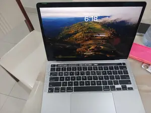 Laptop Apple MacBook Air 2022 M2 8GB Intel Core i7 SSD 128GB