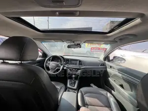 Hyundai Elantra Limited 2018 White