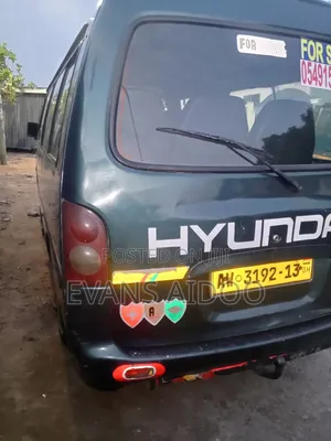 Hyundai H-100 2000 Green