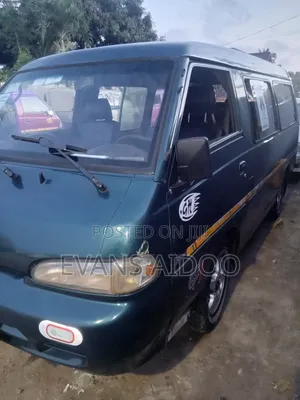 Hyundai H-100 2000 Green