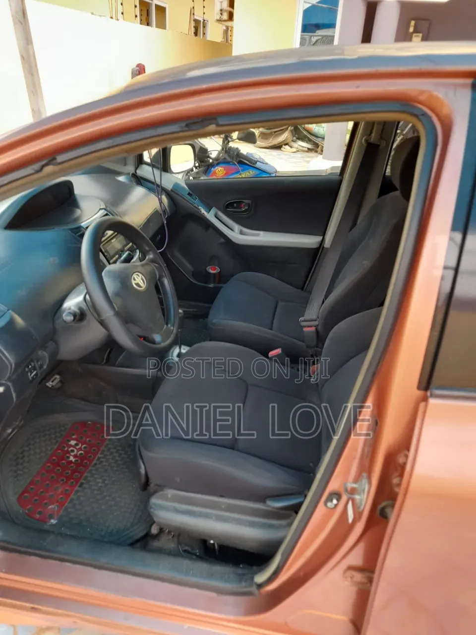 Toyota Vitz 2010 Brown