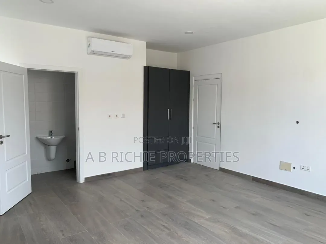 3bdrm Townhouse / Terrace in Ab Richie Properties, Tseaddo for rent