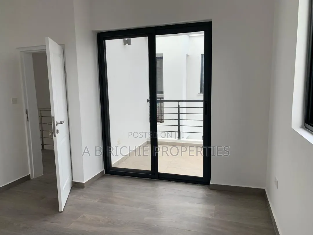 3bdrm Townhouse / Terrace in Ab Richie Properties, Tseaddo for rent