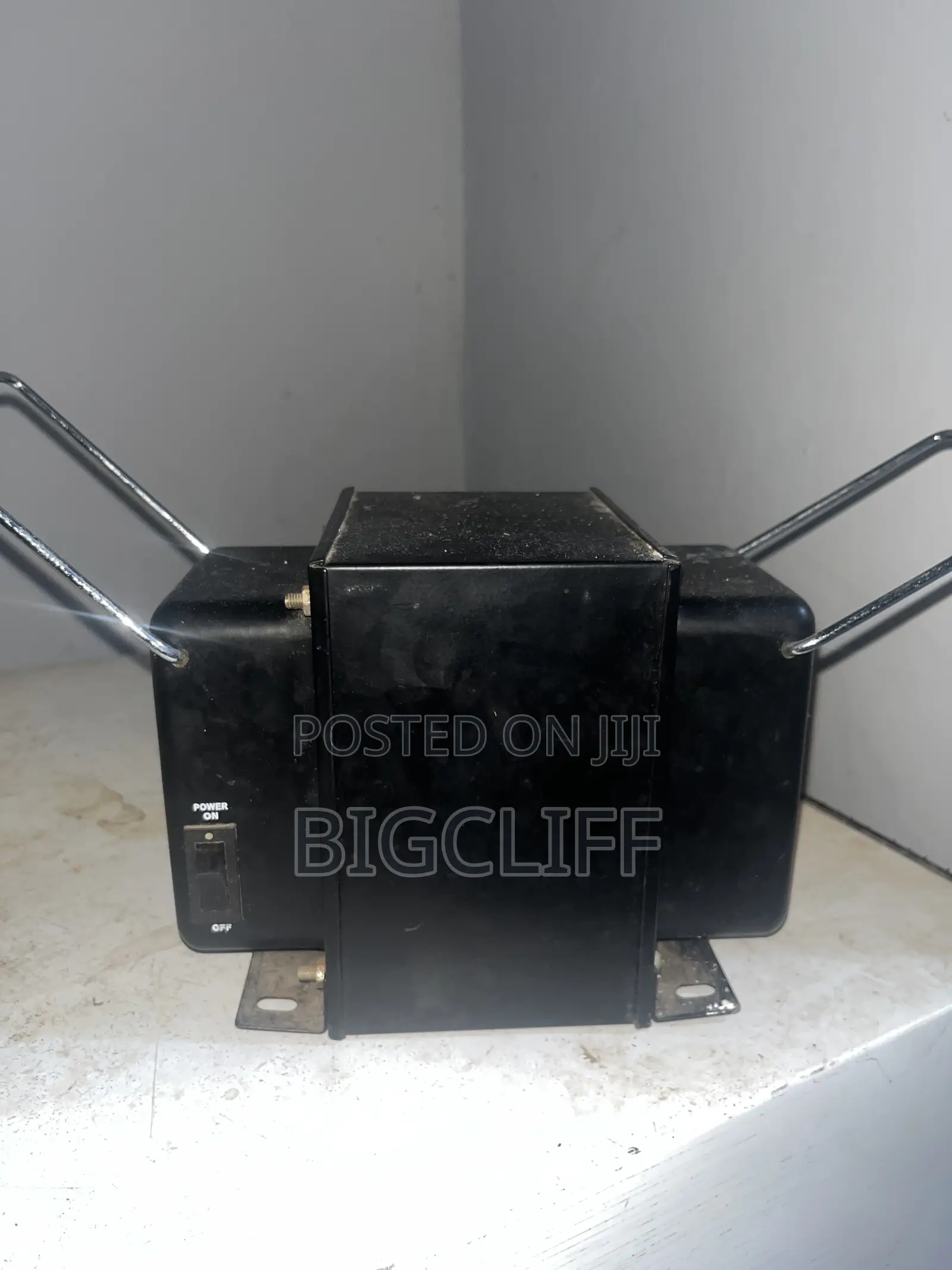 Elbee LB-T3000 220V Voltage Transformer