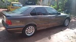 BMW 3 Series 316i RWD 1992 Gray