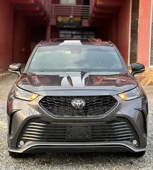 Toyota Highlander XSE 2022 Gray