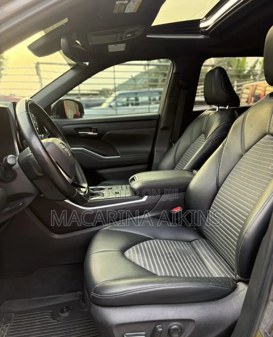 Toyota Highlander XSE 2022 Gray
