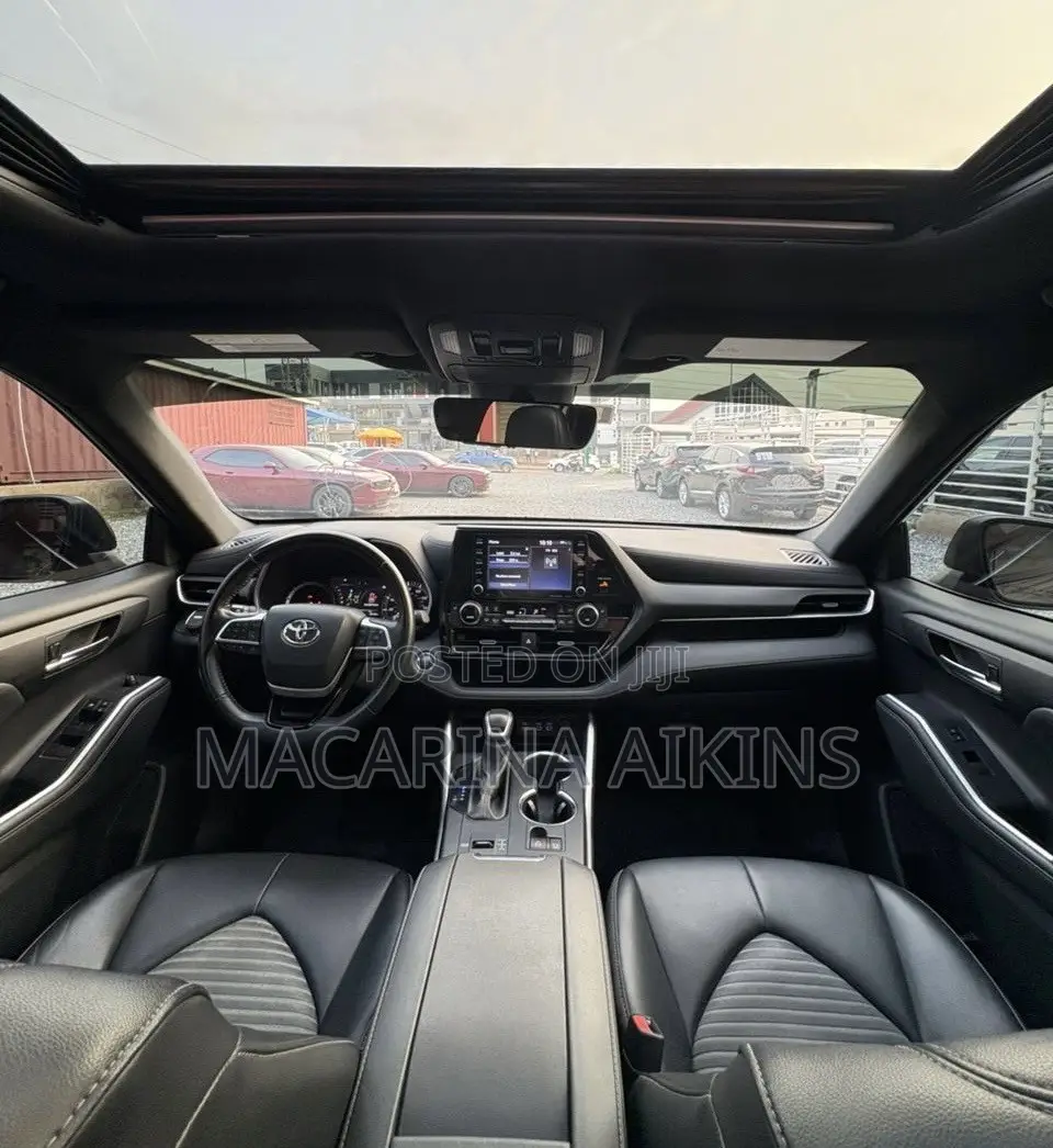 Toyota Highlander XSE 2022 Gray