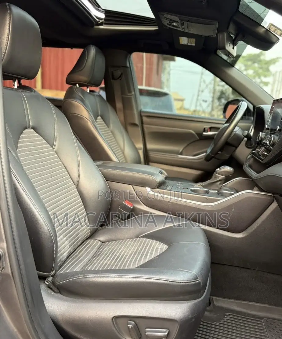Toyota Highlander XSE 2022 Gray