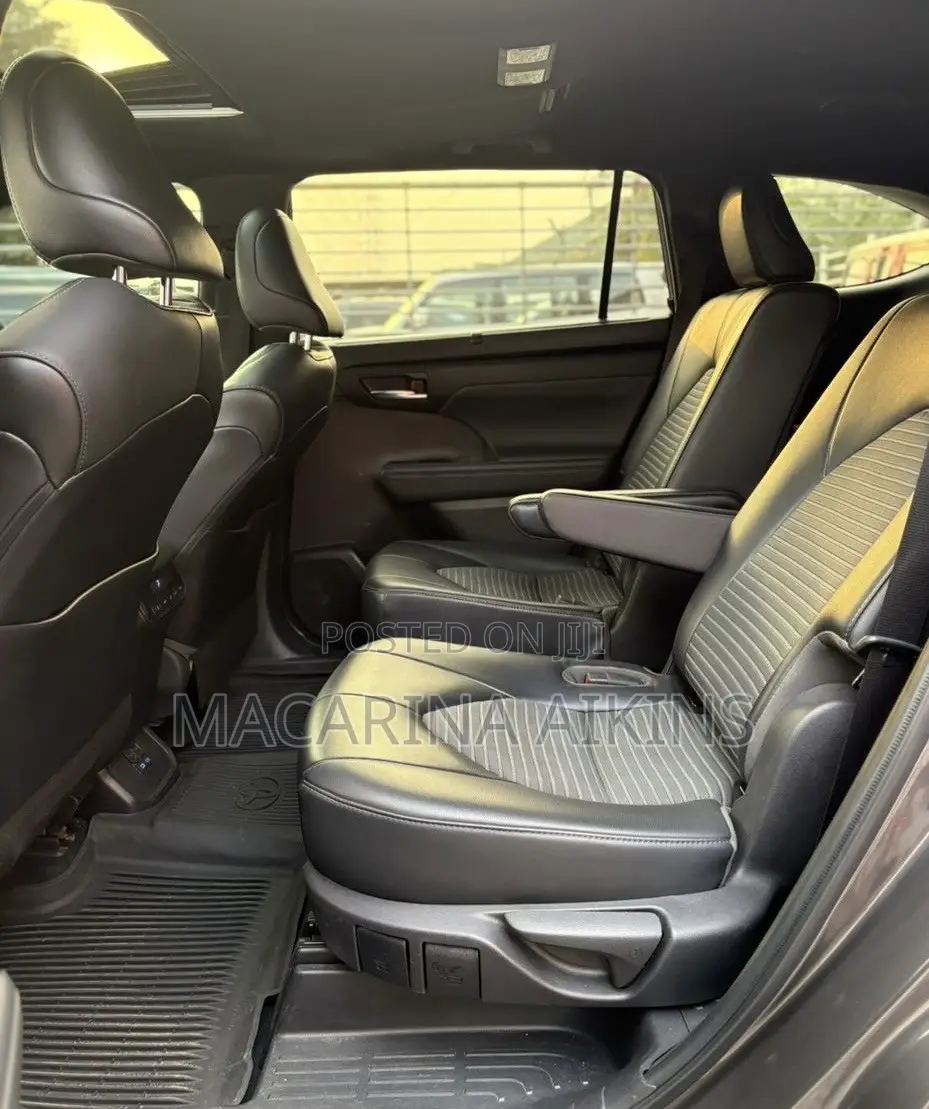 Toyota Highlander XSE 2022 Gray