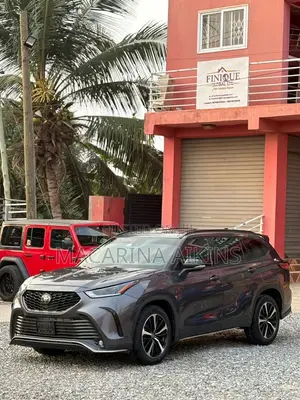 Toyota Highlander XSE 2022 Gray
