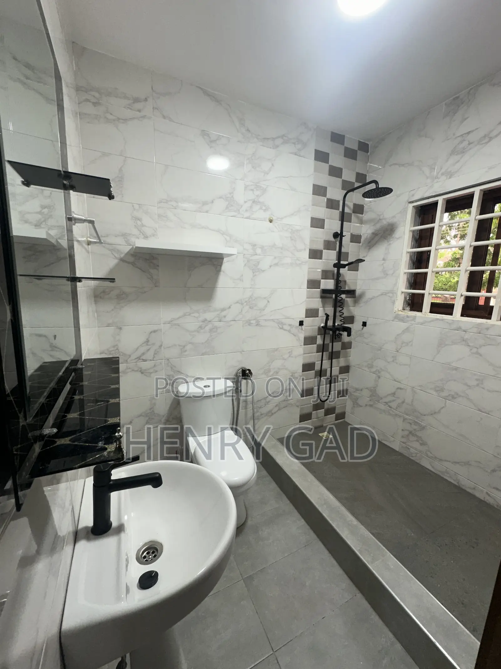 Furnished 4bdrm Villa in Buena Vista Valley, Sakumono for rent