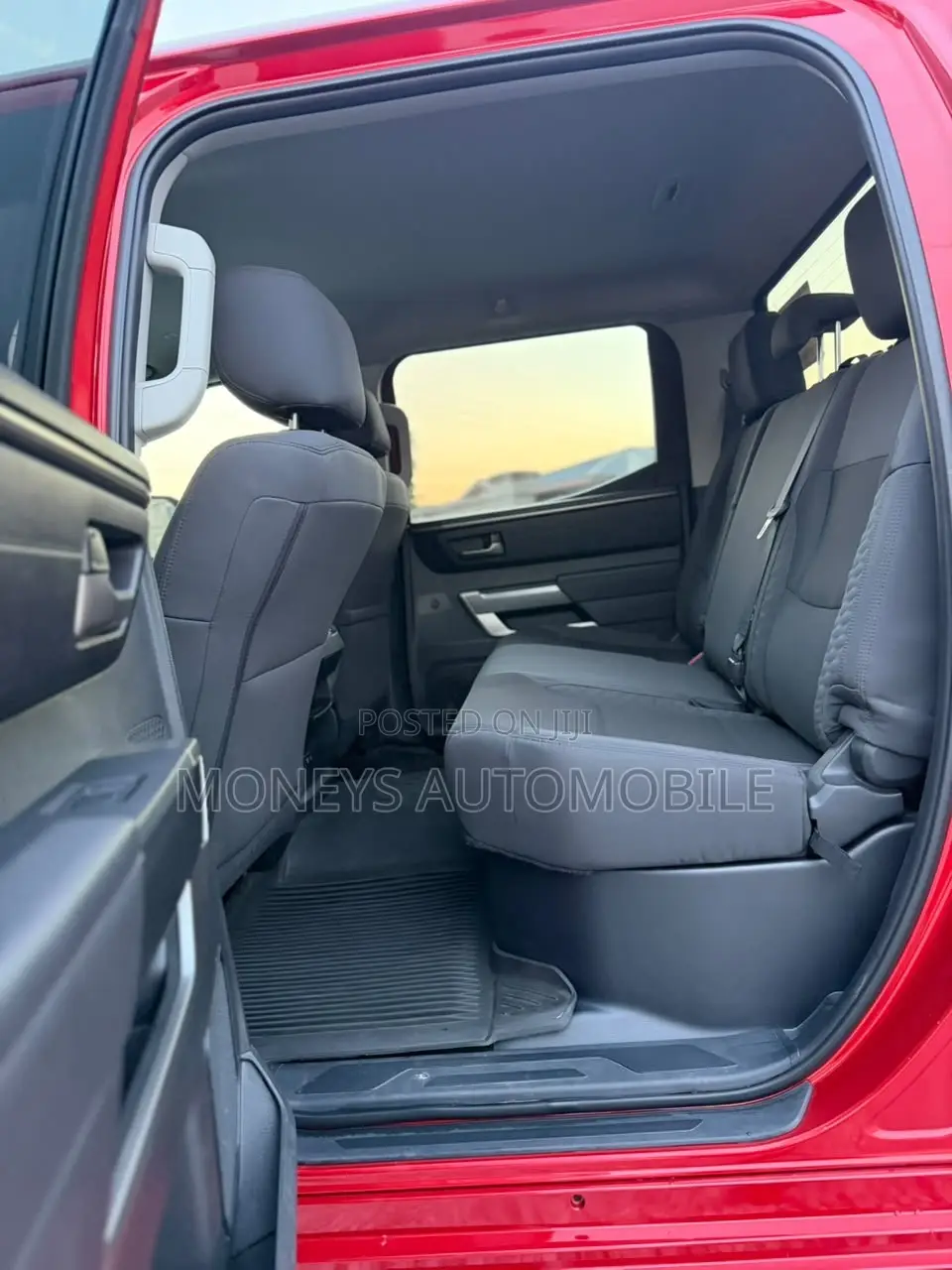 Toyota Tundra 2024 Red