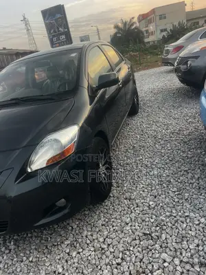 Toyota Yaris 2012 Gray