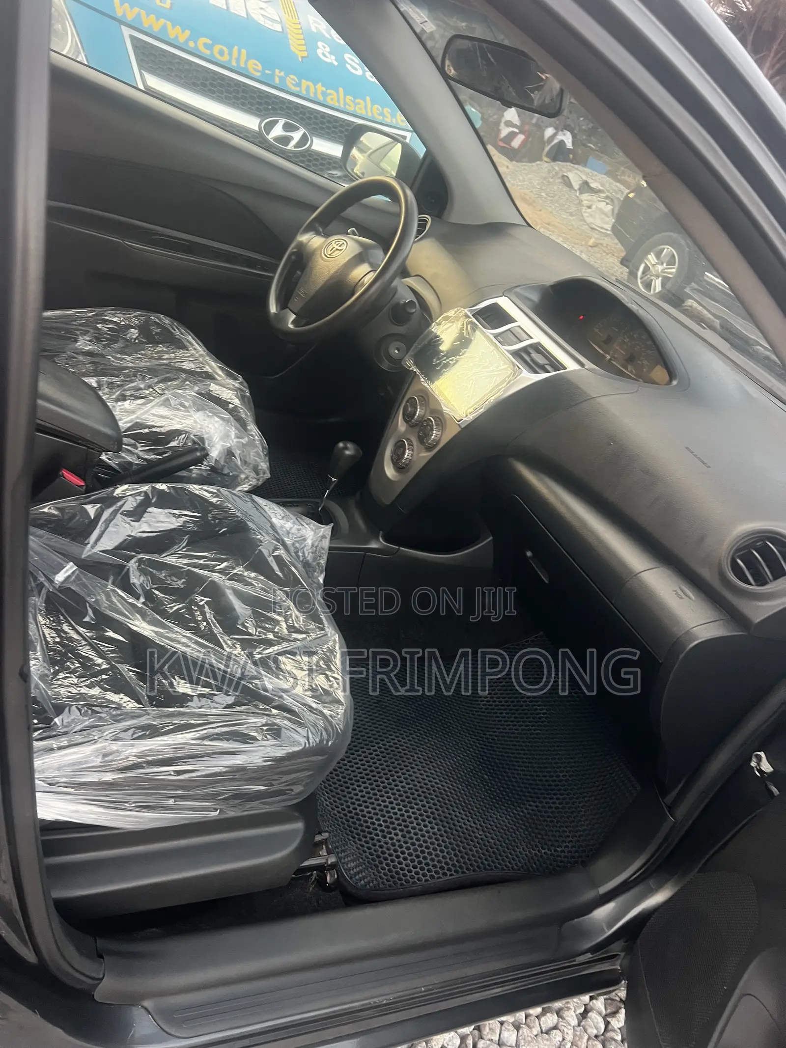 Toyota Yaris 2012 Gray