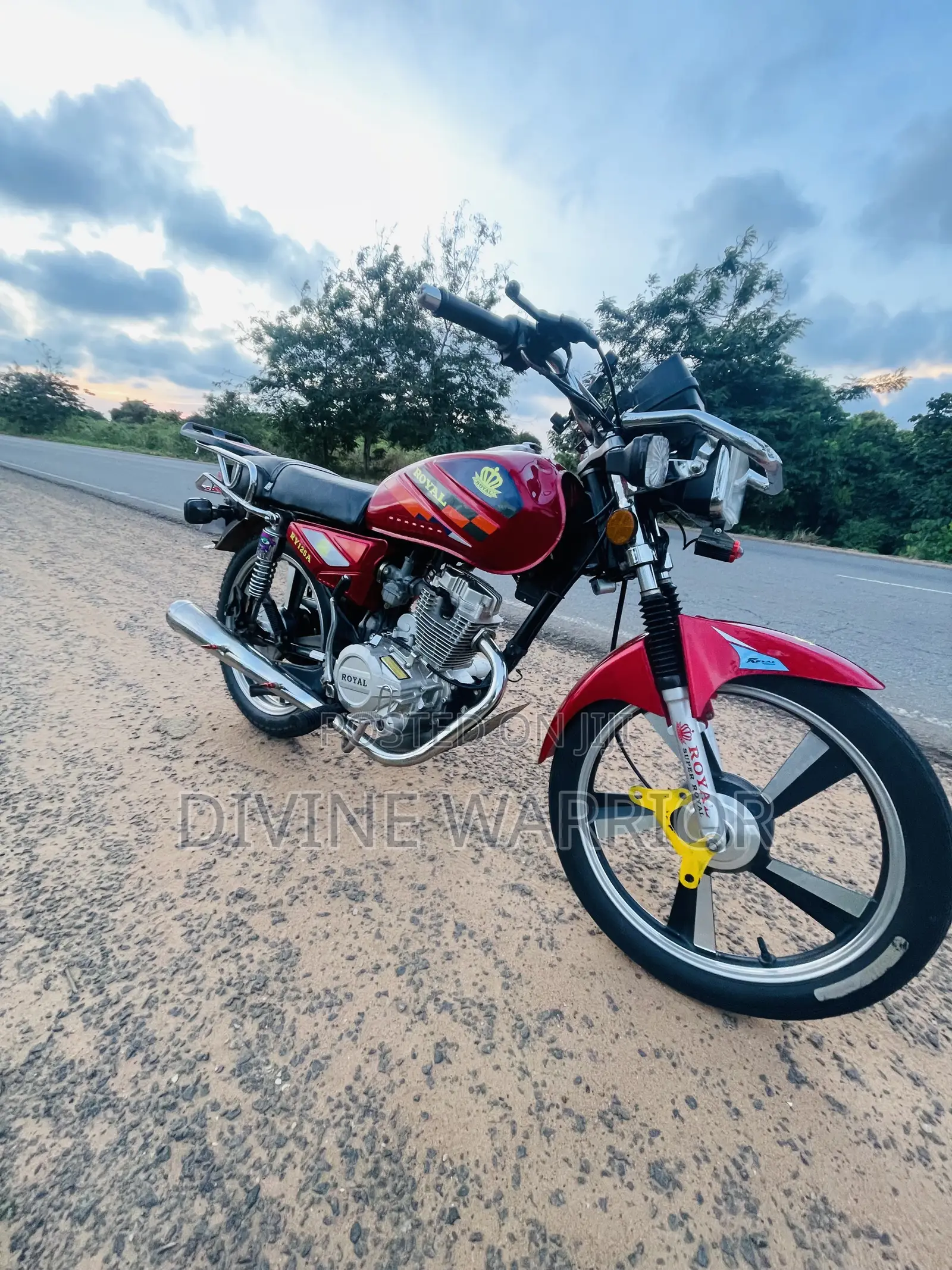 Royal RY125 2025 Red