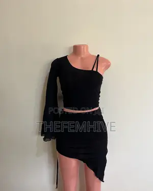 Black One Hand Long Sleeve Crop Top