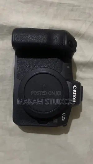 Canon R 99% New (UK Used)
