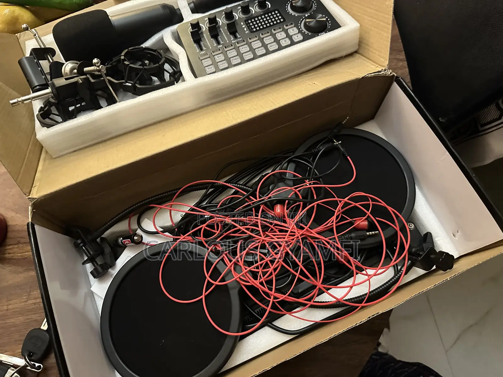 Complete Professional Podcast Livestream
Bundle - Dual Condenser