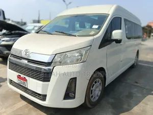 Toyota HiAce 2023 White