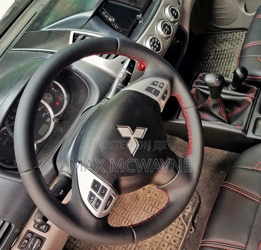 Mitsubishi L200 2010 Gray
