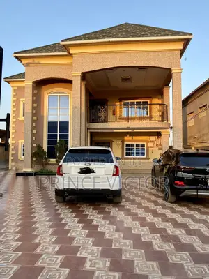 3bdrm Apartment in Dansoman Estate, Keep Fit for sale