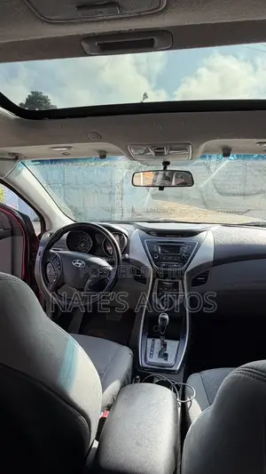 Hyundai Elantra Limited Sedan FWD (1.8L 4cyl 6A) 2013 Red