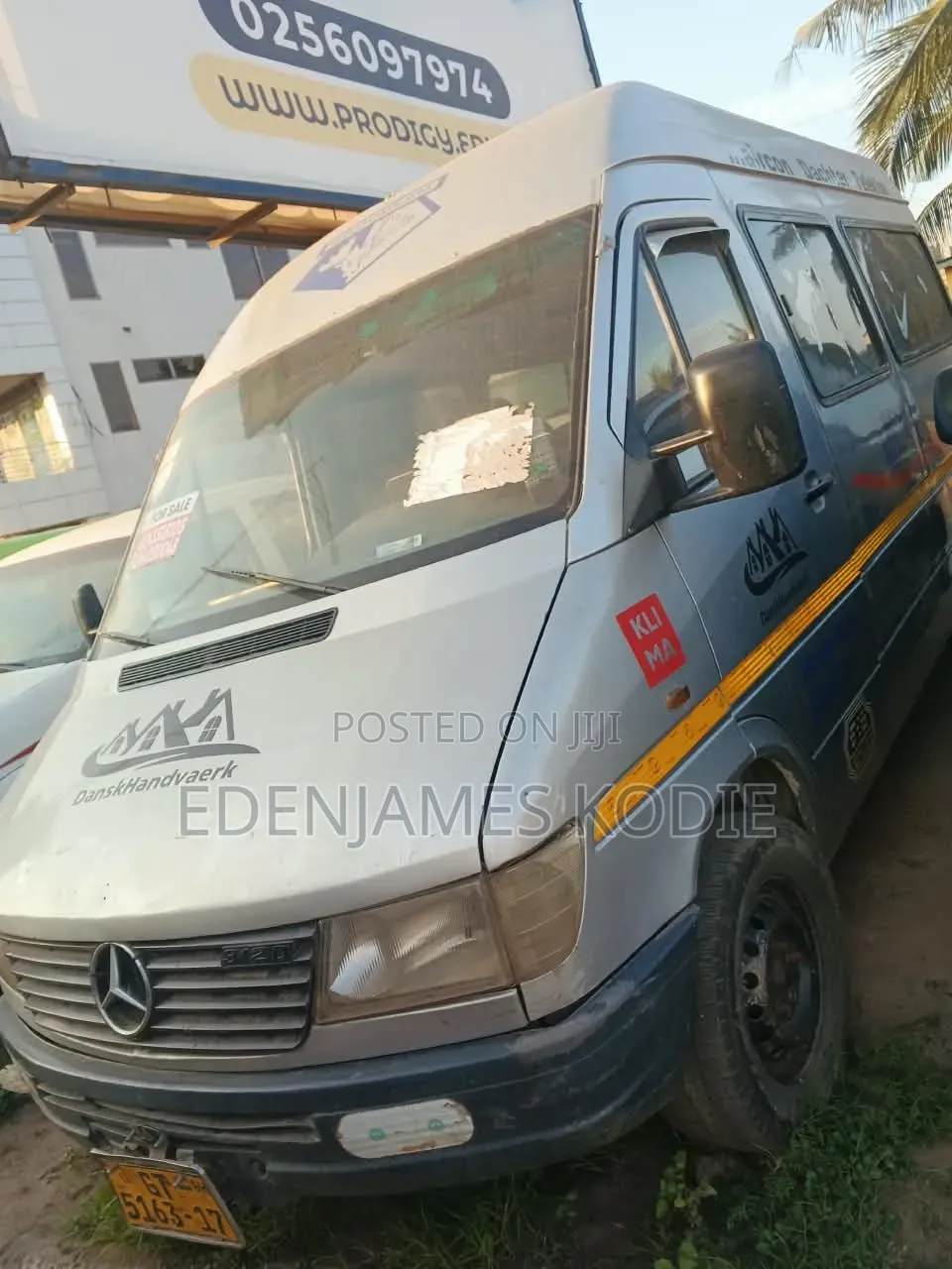 Mercedes-Benz Sprinter 2000 Silver