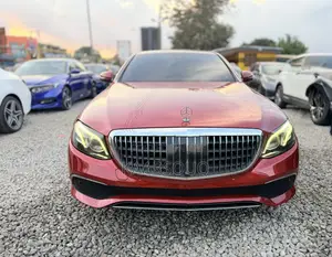 Mercedes-Benz E300 2018 Red