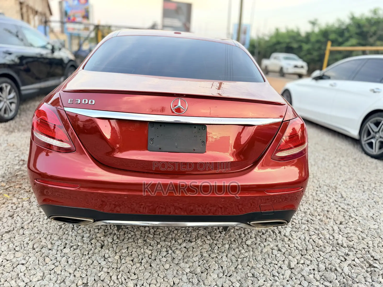 Mercedes-Benz E300 2018 Red