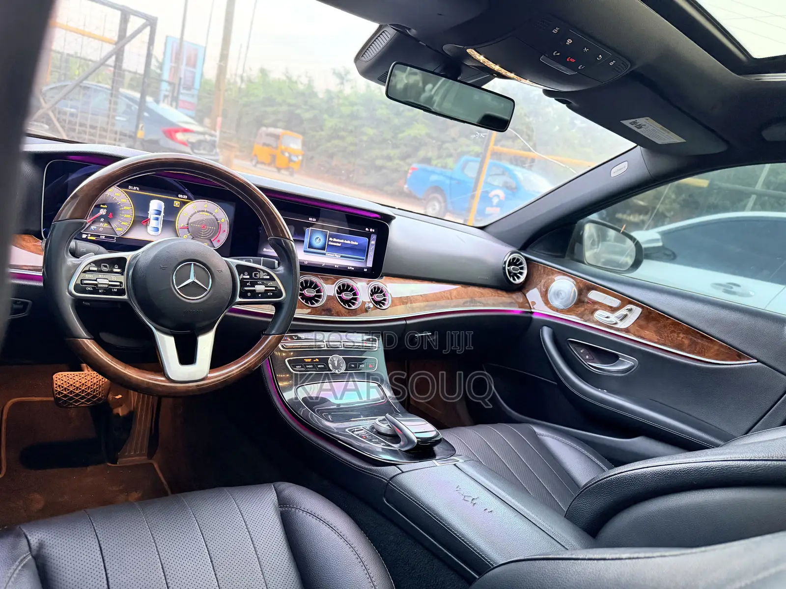 Mercedes-Benz E300 2018 Red
