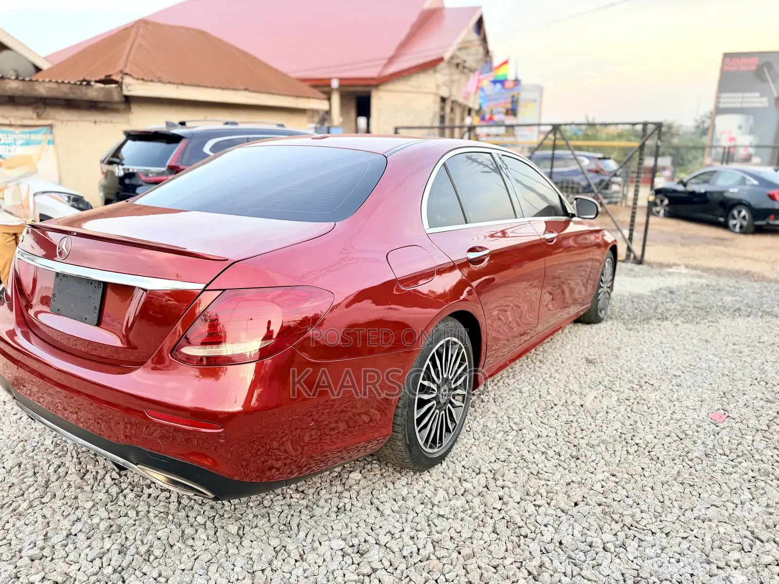 Mercedes-Benz E300 2018 Red
