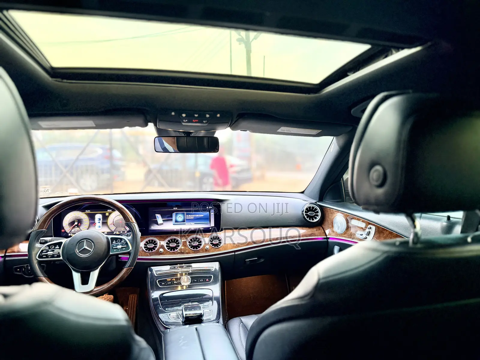 Mercedes-Benz E300 2018 Red