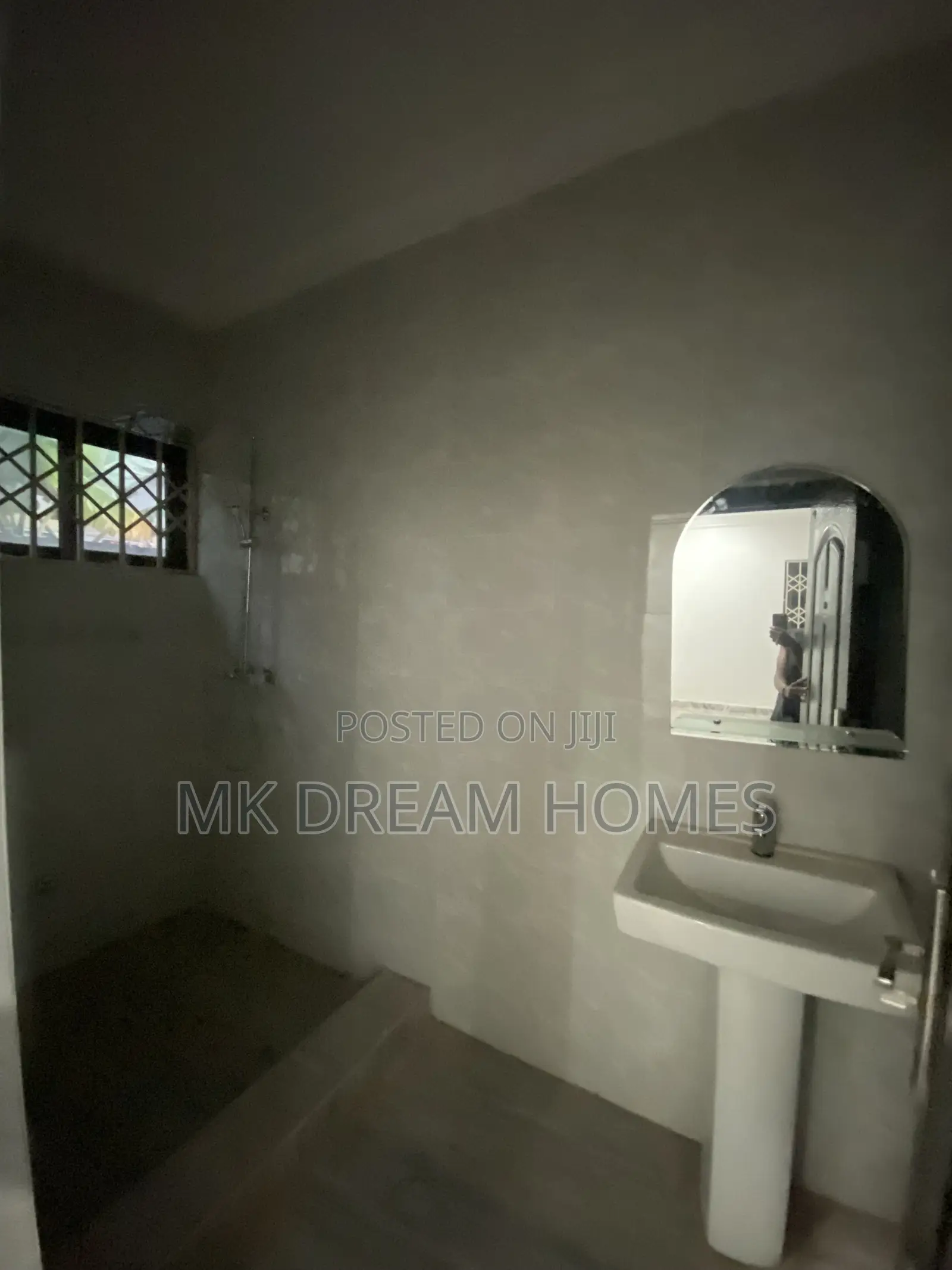 3bdrm House in Ashaley Botwe for rent