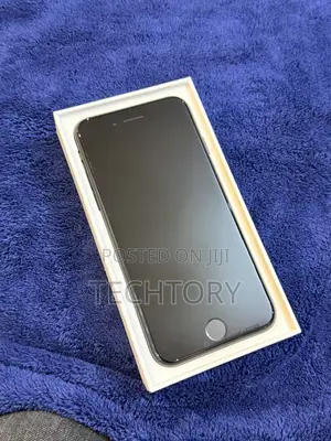 Apple iPhone SE (2022) 64 GB Black