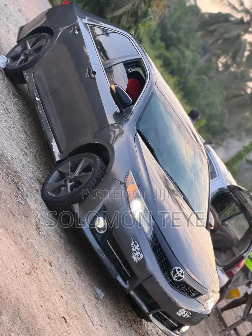 Toyota Camry SE 4dr Sedan (2.5L 4cyl 6A) 2014 Gray