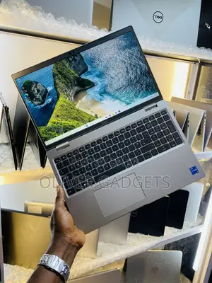 Laptop Dell Precision 3560 16GB Intel Core i7 SSD 512GB