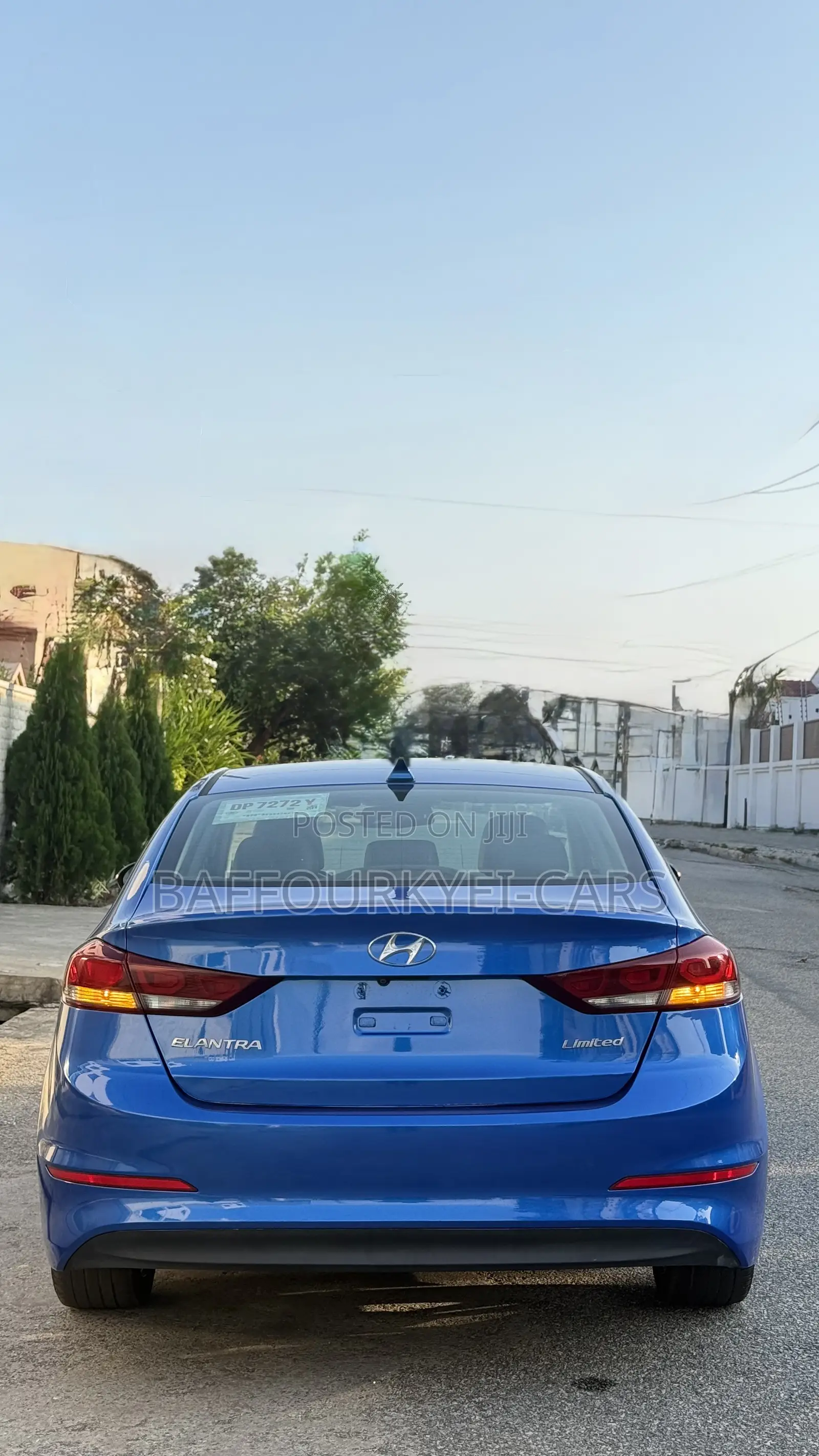 Hyundai Elantra Limited Sedan FWD (2.0L 4cyl 6A) 2017 Blue