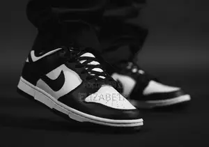 Nike Dunk Low - (Panda Dunks)