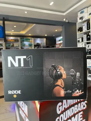 Rode NT1 Signature Series Large Diaphragm Condenser Microphone