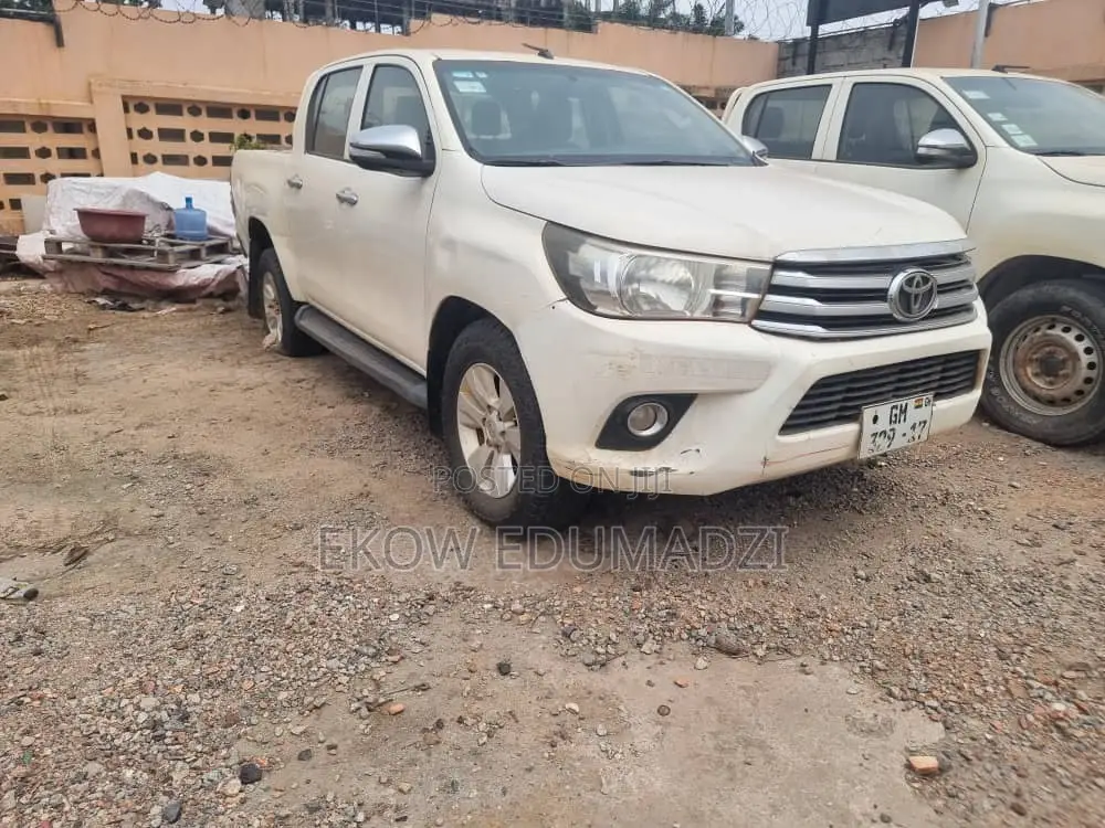 Toyota Hilux Revo Double Cab Deisel 2.8 AWD 2017 White