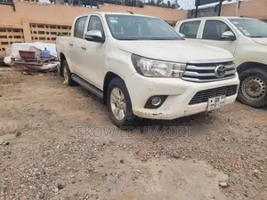 Toyota Hilux Revo Double Cab Deisel 2.8 AWD 2017 White
