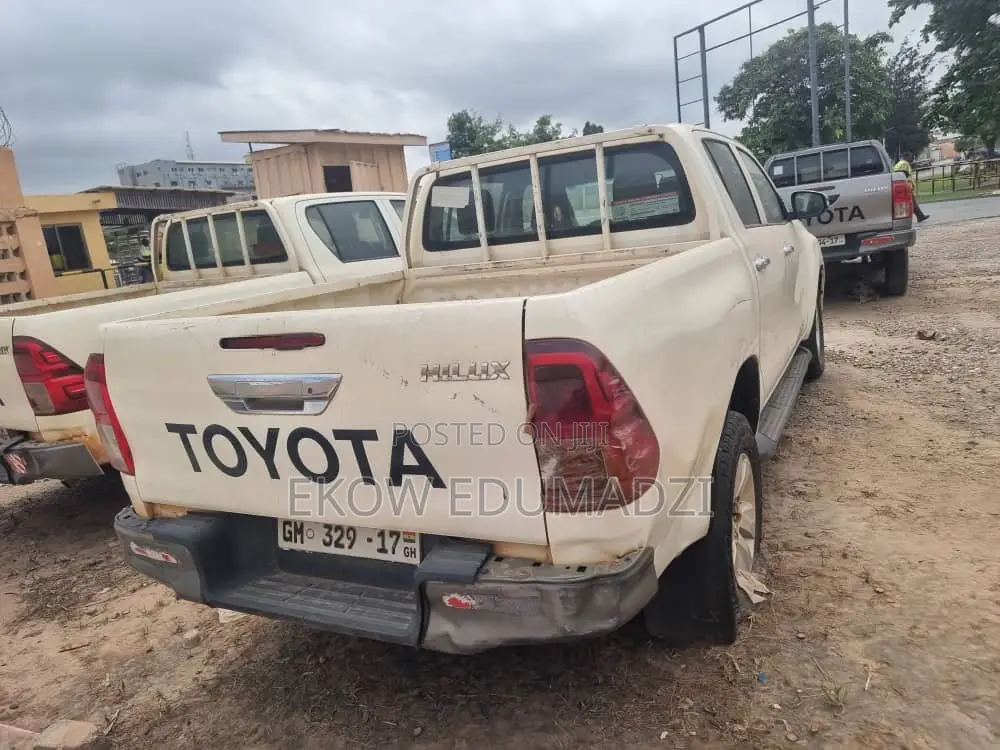 Toyota Hilux Revo Double Cab Deisel 2.8 AWD 2017 White