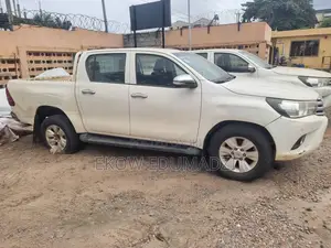 Toyota Hilux Revo Double Cab Deisel 2.8 AWD 2017 White