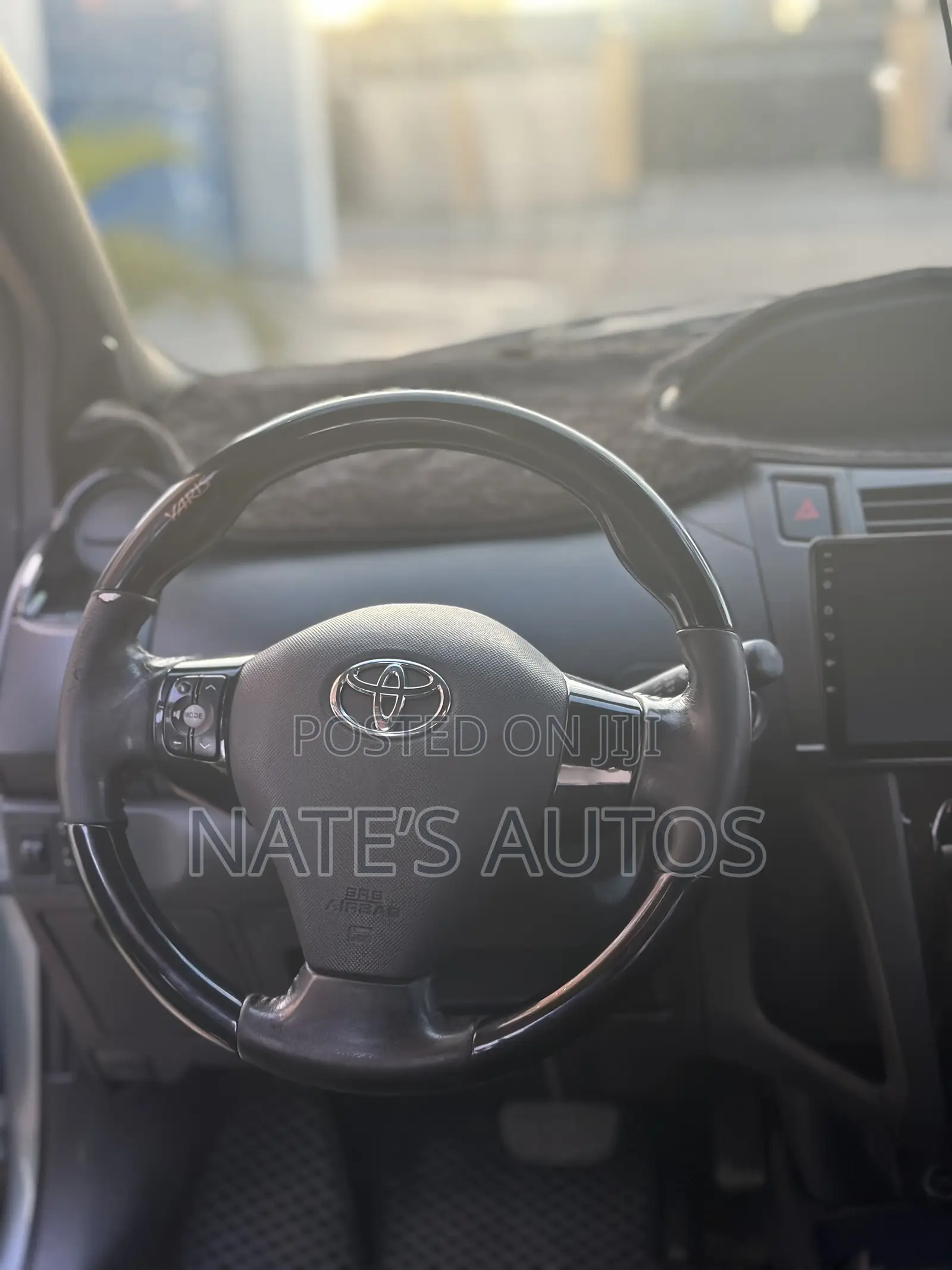 Toyota Yaris Base Hatchback 5dr 2010 Silver
